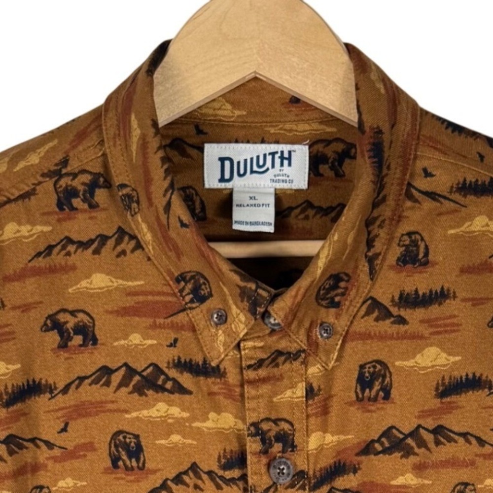 Duluth Trading Co Relaxed Fit Bear Mountain Print Shirt Men XL Button Down Brown